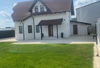 Casa 4 camere 125 mp | Zona Troian | Parter + 1 - 2