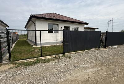 Casă individuală cu 4 camere cu Canalizare în Ciorogârla