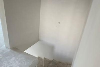Duplex cu 4 camere cu Canalizare în Florești - 10