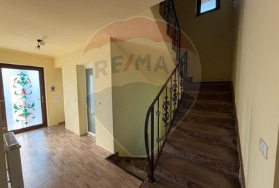 Casă cu 5 camere cu Teren 520 Mp în Cetate - 3