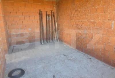 Casă cu 4 camere cu Teren 715 Mp în Mărtinești - 9