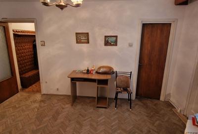 Apartament cu 3 camere, etaj 1, zona Salvare - 1