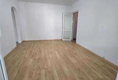 Etajul 2 - Alexandru - Aleea Basarabi , 2 camere semidecomandat, liber - 7