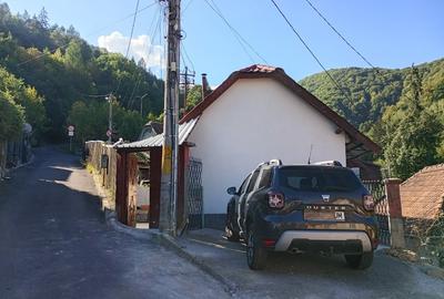 Casă individuală cu 4 camere cu Teren 289 Mp în Schei