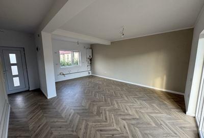 Casă cu 3 camere în Romanești