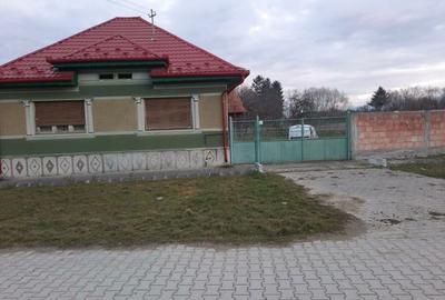 Casă cu 4 camere în Cârța - 5