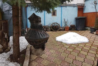 Casă cu 5 camere cu Canalizare în Central