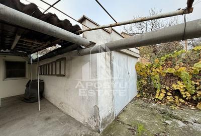 Casa individuala cu 2 fronturi stradale, teren 480mp, zona Crisan - 9