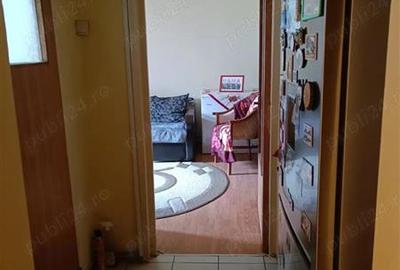 Apartament cu 2 camere decomandat în Tei