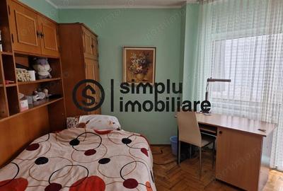 Garsonieră decomandată în 1 Mai - 1