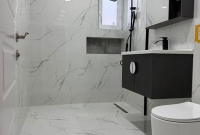 Casă cu 5 camere cu Teren 300 Mp în Central - 1