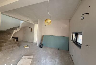 Casă cu 5 camere cu Teren 400 Mp în Central - 3