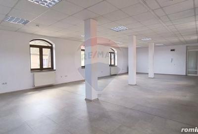 Spațiu comercial, de 190 mp, în Central - 2