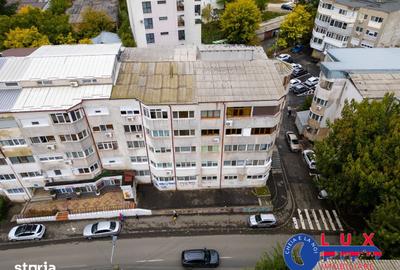 Apartament cu 3 camere decomandat în Babadag - 17