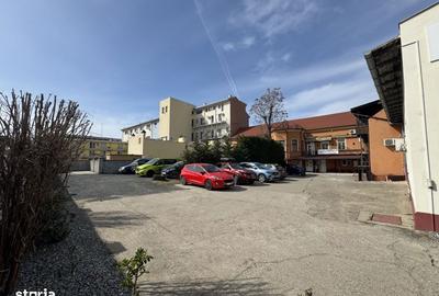 Spațiu comercial, de 75 mp, în Complex Studențesc - 17