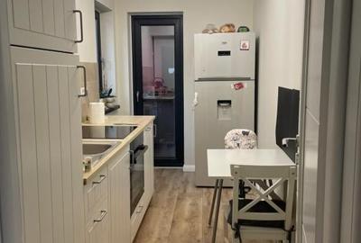 Apartament cu 2 camere decomandat, mobilat în Tractorul