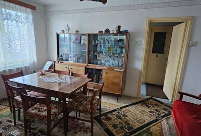 Apartament cu 3 camere semidecomandat, mobilat în Moinești - 3