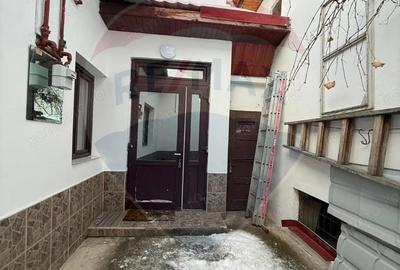 Casă cu 2 camere cu Teren 102 Mp în Central - 12