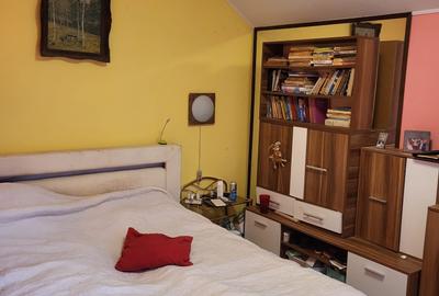 Apartament cu 3 camere decomandat în Sânmartin