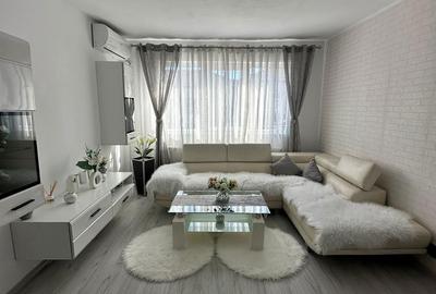 Apartament cu 3 camere semidecomandat în Girocului - 1