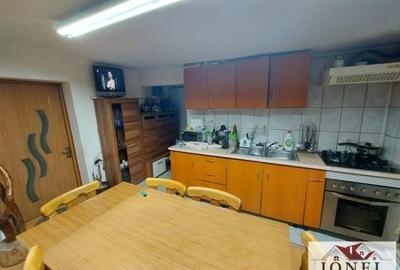 Vanzare casa Alba Iulia - Cetate -700 mp teren - 2