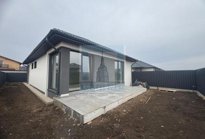 Casă individuală cu 4 camere cu Canalizare în Sânpetru - 5