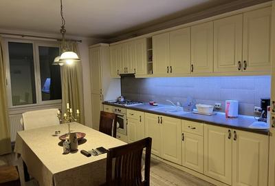 Apartament la casa 3 camere trei stejari spital - 1