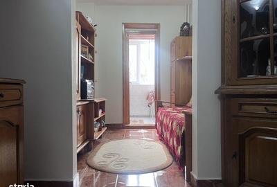 Apartament cu 3 camere semidecomandat în Micro 8 - 6