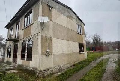 Casa individuala la gri, situata in zona lini?tita Saveni - 4