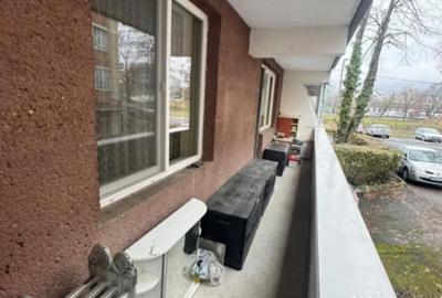 Apartament cu 3 camere decomandat în Săsar