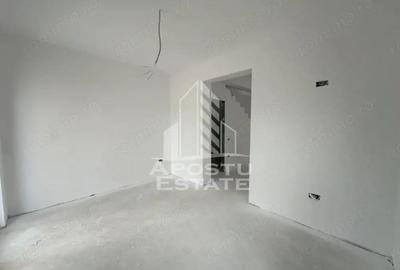 Casă cu 5 camere cu Teren 320 Mp în Ghiroda