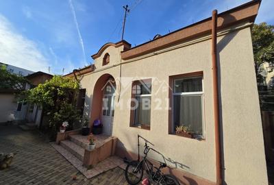 VANZARE CASA 3 CAMERE in zona Democratiei - 3