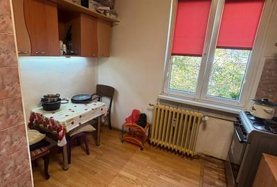 Apartament cu 3 camere semidecomandat în Berceni - 15