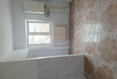 Apartament cu 3 camere decomandat în Central - 2