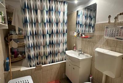 Apartament cu 3 camere decomandat, mobilat în 1 Mai - 9