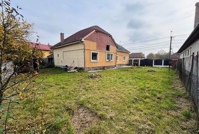 Casa individuala, usor mansardabila, zona Unirii - Podeni! 0% comision.