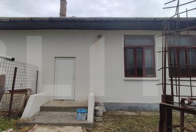 De vanzare – Cladire, spatiu comercial in com. Ungureni, jud. Botosani - 2