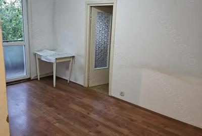 Apartament cu 3 camere semidecomandat în Central - 2