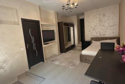 SOLETA  GARSONIERA  DE LUX  LA CASA , INTRARE SEPARATA 33MP PRET 99.900 EURO - 1