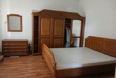 Casă cu 3 camere în Teiș