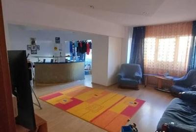 Apartament cu 3 camere decomandat în P-ța Mihai Viteazu - 4