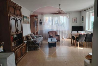 Casă cu 8 camere cu Teren 800 Mp în Central - 3