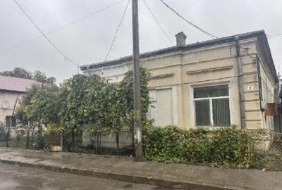 Casă cu 3 camere cu Teren 237 Mp în Central