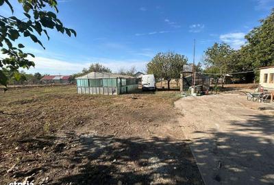 Casă cu 4 camere în Florica - 1