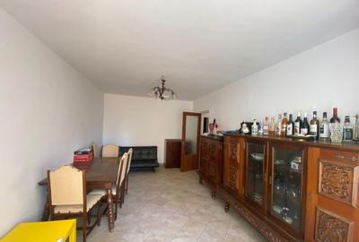 Apartament 3 camere Str.Trestiana , Sector 4