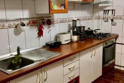 Apartament cu 3 camere decomandat, mobilat în Brâncoveanu