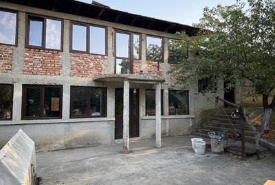 Casă individuală cu 5 camere în Baciu