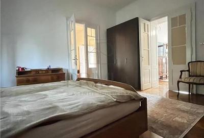 BALCESCU - Cladire renovata - 3 Camere - Centrala proprie  - Curte 137mp - 15