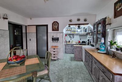 Parte de casa parter cu acces auto zona Cerbului - 3