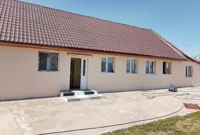 Casă cu Teren 2000 Mp în Central - 1